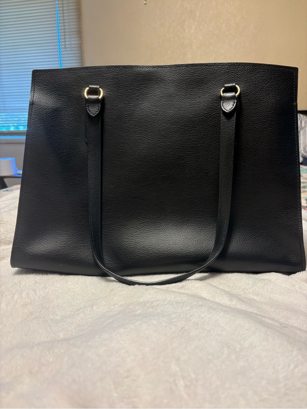 Authentic Coach Tatum Carryall 40. Excellent condition. - Picture 3 of 12